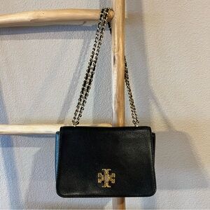 Tory Burch Mercer Adjustable Shoulder or Crossbody Leather Handbag in Black